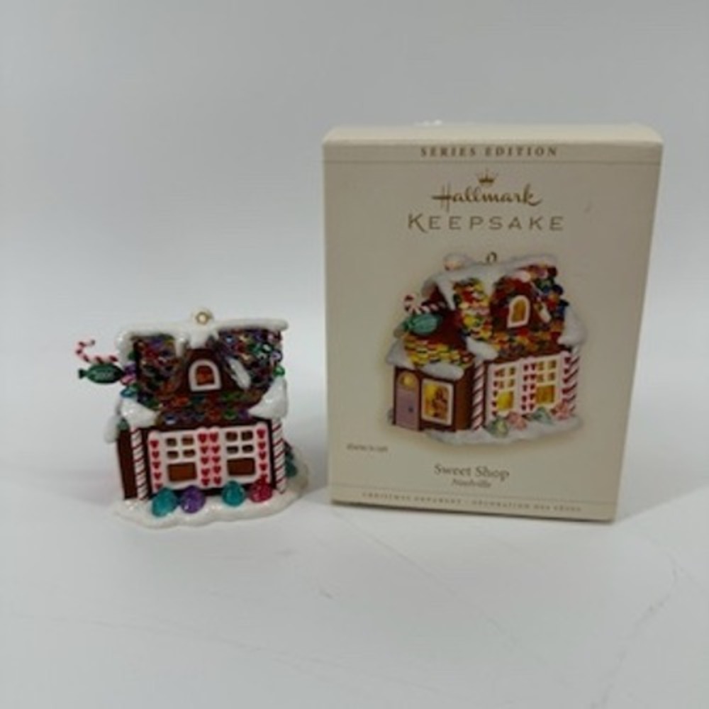 Hallmark Keepsake Sweet Shop Noelville Gingerbread House Ornament‎ 2006